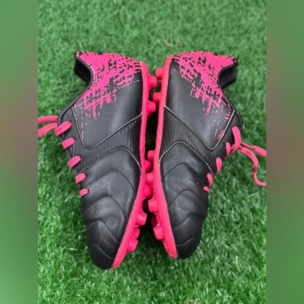 Brava Soccer Girls Black and Pink Athletic‎ Shoes Size 1D